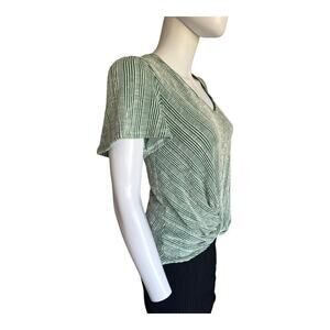 W5 NWT Anthropology women’s size medium green white striped short sleeve shirt‌‌